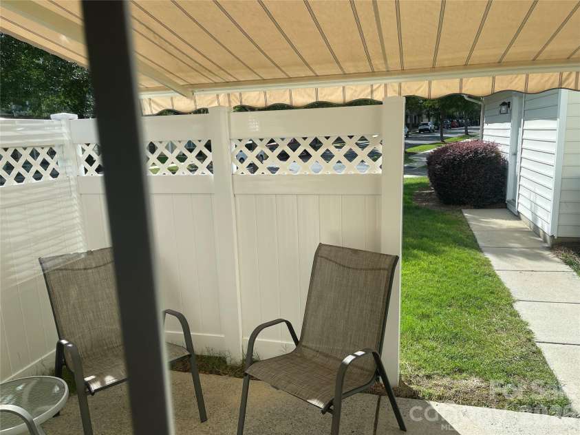 1158 Hammond Drive, Matthews, NC 28104.  MLS# CAR4413176, YatesRealty ID 43366. 