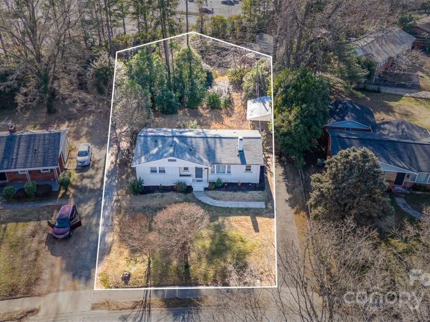 2624 Ashley Road, Charlotte, NC 28208.  MLS# CAR4219546, YatesRealty ID 4337. 