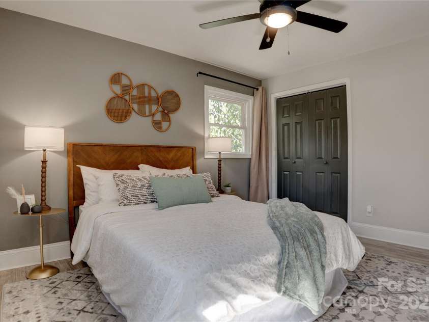 2624 Ashley Road, Charlotte, NC 28208.  MLS# CAR4219546, YatesRealty ID 4337. 