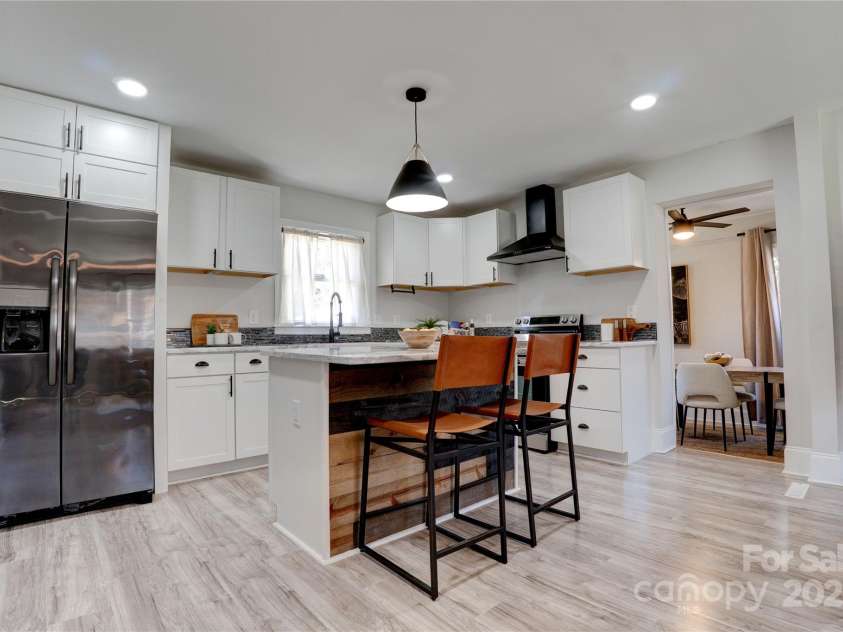2624 Ashley Road, Charlotte, NC 28208.  MLS# CAR4219546, YatesRealty ID 4337. 
