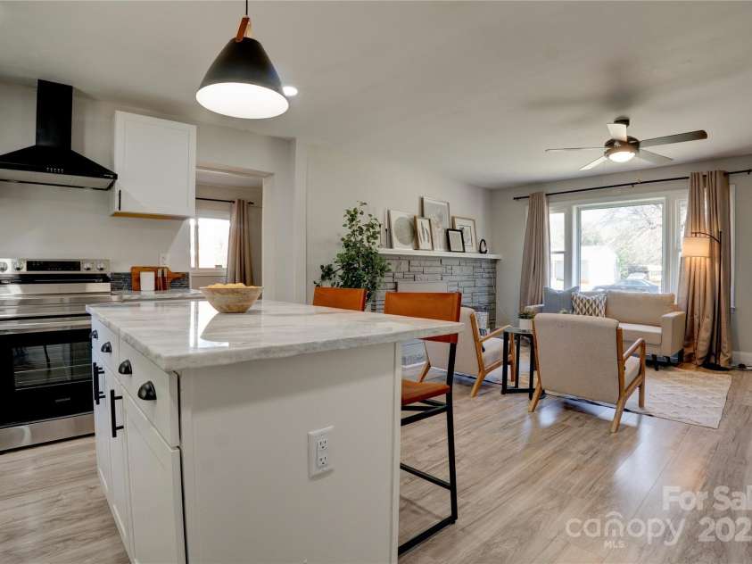 2624 Ashley Road, Charlotte, NC 28208.  MLS# CAR4219546, YatesRealty ID 4337. 