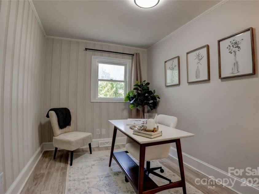 2624 Ashley Road, Charlotte, NC 28208.  MLS# CAR4219546, YatesRealty ID 4337. 