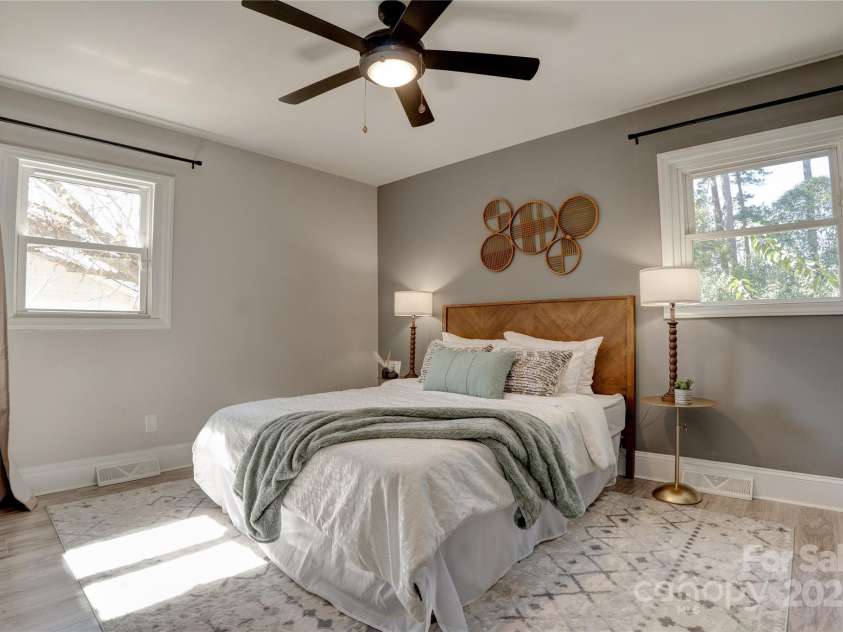 2624 Ashley Road, Charlotte, NC 28208.  MLS# CAR4219546, YatesRealty ID 4337. 
