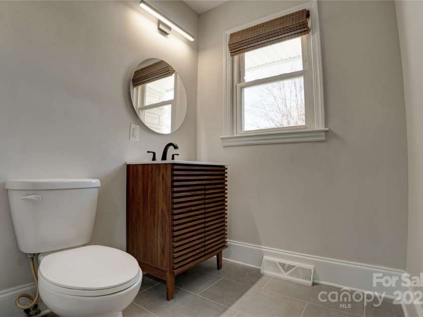 2624 Ashley Road, Charlotte, NC 28208.  MLS# CAR4219546, YatesRealty ID 4337. 