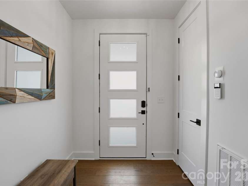 1004 Westbrook Drive, Charlotte, NC 28202.  MLS# CAR4394867, YatesRealty ID 43370. 