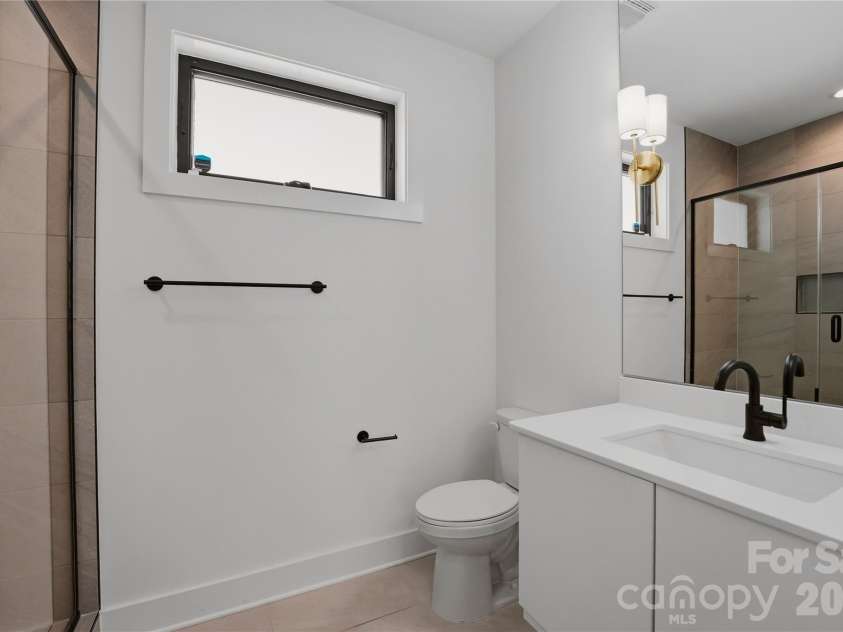 1004 Westbrook Drive, Charlotte, NC 28202.  MLS# CAR4394867, YatesRealty ID 43370. 