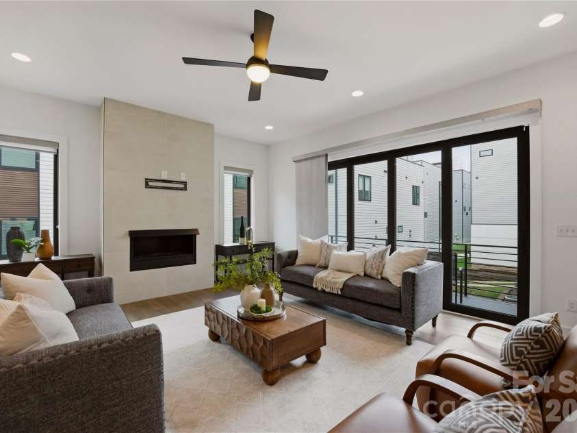 1004 Westbrook Drive, Charlotte, NC 28202.  MLS# CAR4394867, YatesRealty ID 43370. 