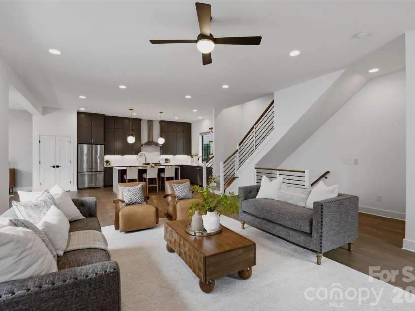 1004 Westbrook Drive, Charlotte, NC 28202.  MLS# CAR4394867, YatesRealty ID 43370. 