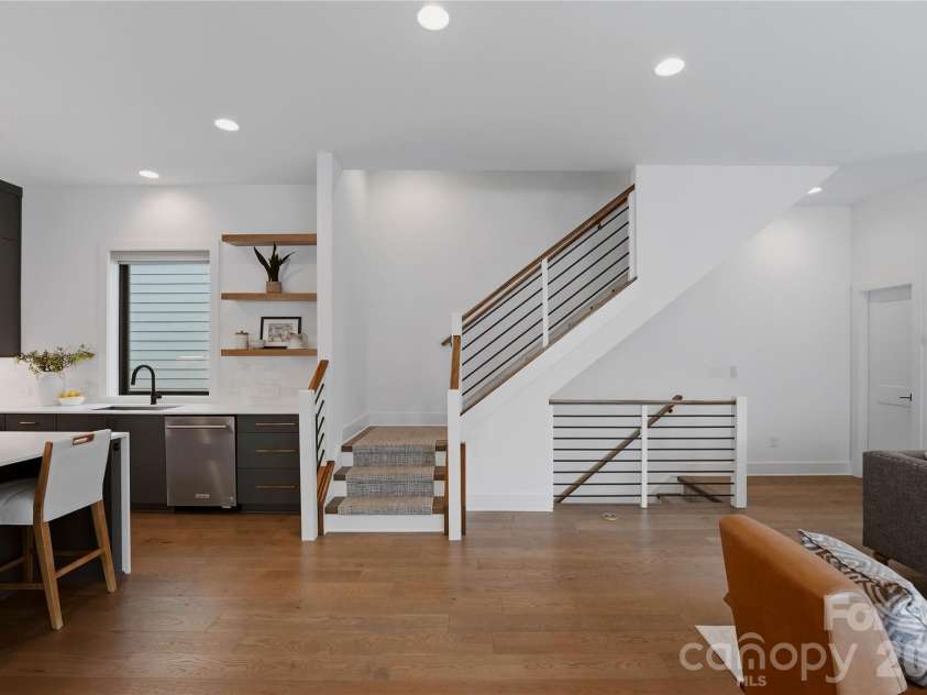 1004 Westbrook Drive, Charlotte, NC 28202.  MLS# CAR4394867, YatesRealty ID 43370. 