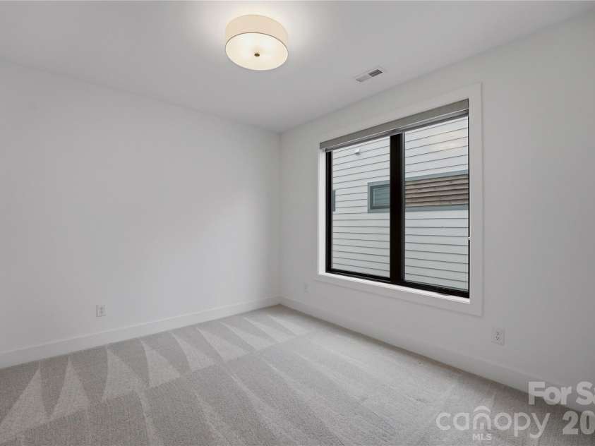 1004 Westbrook Drive, Charlotte, NC 28202.  MLS# CAR4394867, YatesRealty ID 43370. 