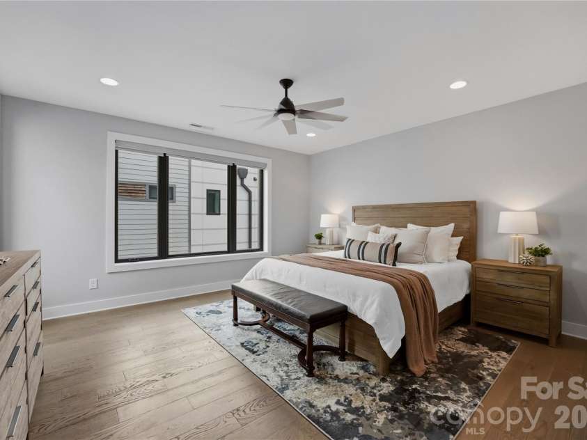 1004 Westbrook Drive, Charlotte, NC 28202.  MLS# CAR4394867, YatesRealty ID 43370. 