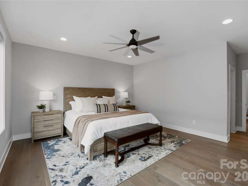 1004 Westbrook Drive, Charlotte, NC 28202.  MLS# CAR4394867, YatesRealty ID 43370. 