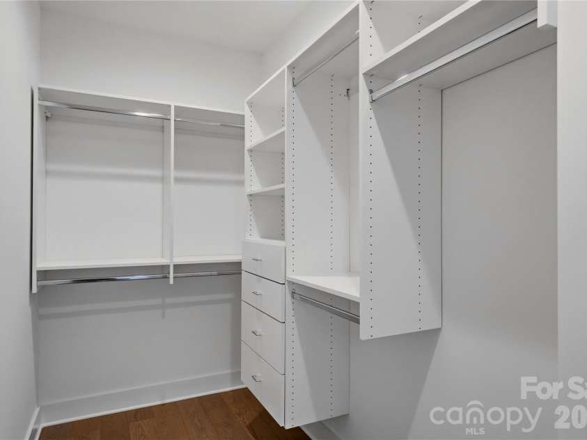 1004 Westbrook Drive, Charlotte, NC 28202.  MLS# CAR4394867, YatesRealty ID 43370. 