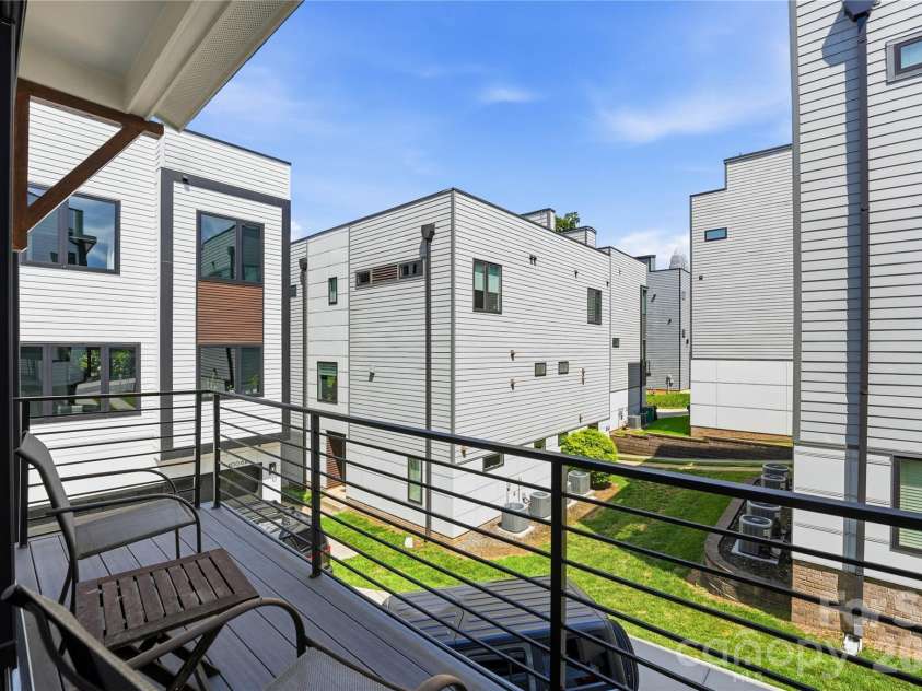 1004 Westbrook Drive, Charlotte, NC 28202.  MLS# CAR4394867, YatesRealty ID 43370. 