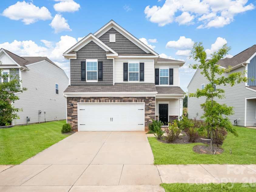 7412 Echoing Hills Lane, Maiden, NC 28650.  MLS# CAR4409105, YatesRealty ID 43371. 