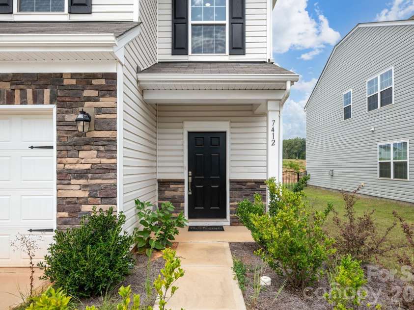 7412 Echoing Hills Lane, Maiden, NC 28650.  MLS# CAR4409105, YatesRealty ID 43371. 