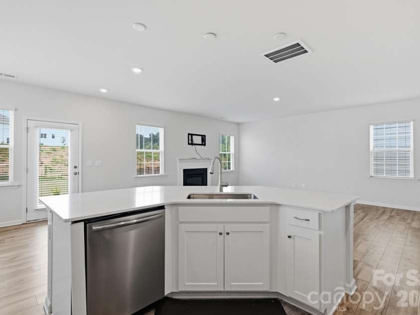 7412 Echoing Hills Lane, Maiden, NC 28650.  MLS# CAR4409105, YatesRealty ID 43371. 