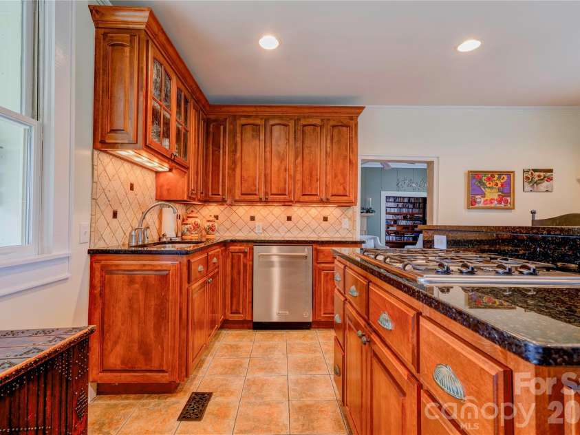 411 Pleasant Ridge Church Road, Shelby, NC 28152.  MLS# CAR4413166, YatesRealty ID 43372. Kitchen