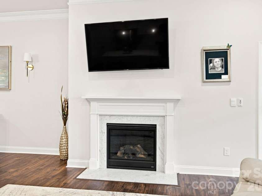 8125 Warford Little Road, Denver, NC 28037.  MLS# CAR4409016, YatesRealty ID 43374. Gas fireplace