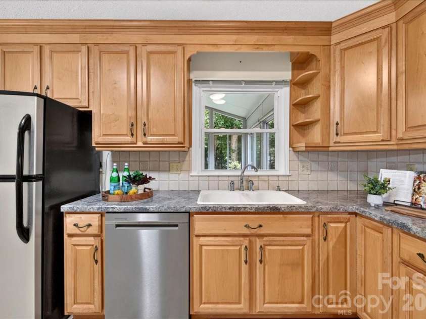 5000 Cedar Forest Drive, Charlotte, NC 28226.  MLS# CAR4411077, YatesRealty ID 43376. 