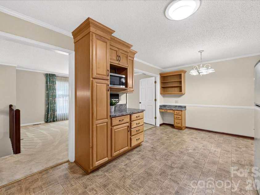 5000 Cedar Forest Drive, Charlotte, NC 28226.  MLS# CAR4411077, YatesRealty ID 43376. 