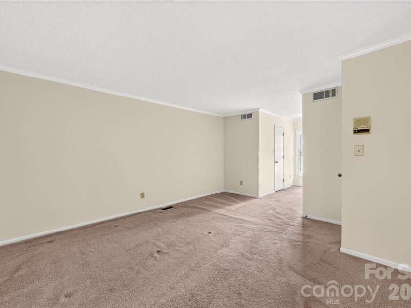 5000 Cedar Forest Drive, Charlotte, NC 28226.  MLS# CAR4411077, YatesRealty ID 43376. 