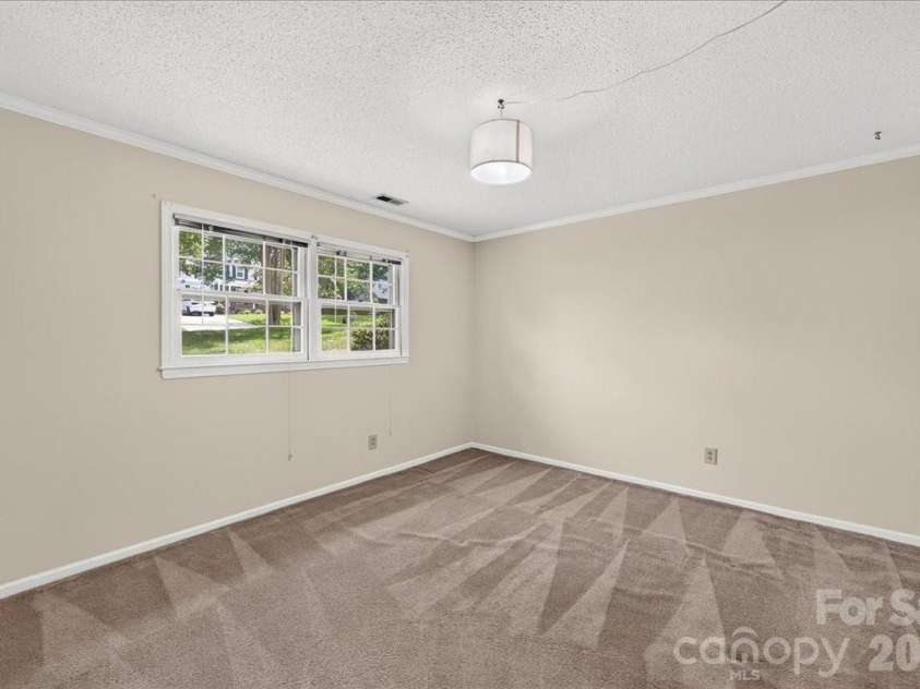 5000 Cedar Forest Drive, Charlotte, NC 28226.  MLS# CAR4411077, YatesRealty ID 43376. 