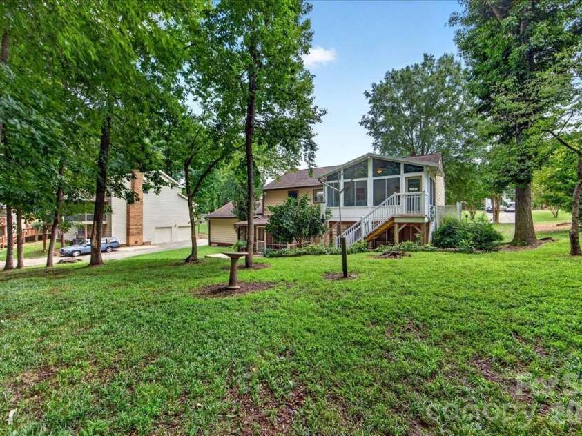5000 Cedar Forest Drive, Charlotte, NC 28226.  MLS# CAR4411077, YatesRealty ID 43376. 