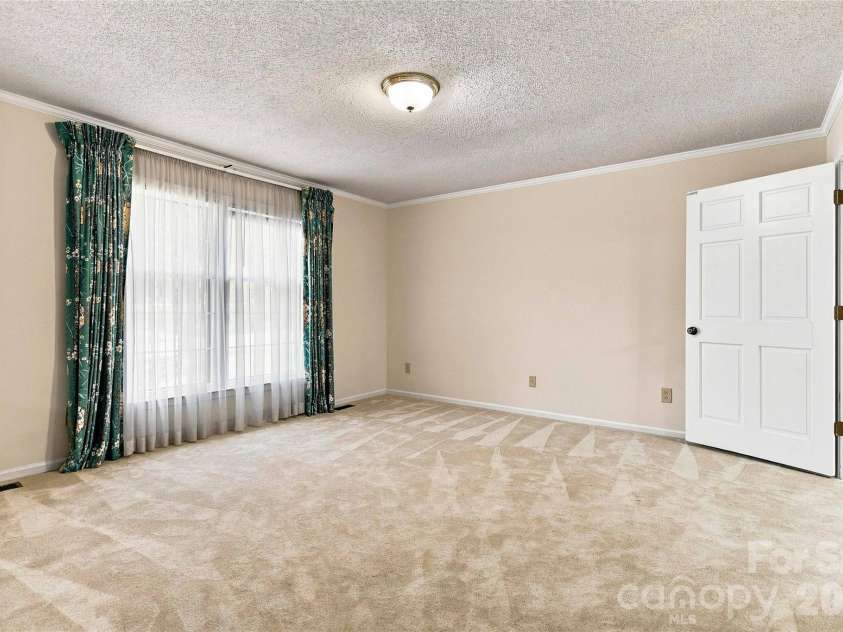 5000 Cedar Forest Drive, Charlotte, NC 28226.  MLS# CAR4423449, YatesRealty ID 43376. 