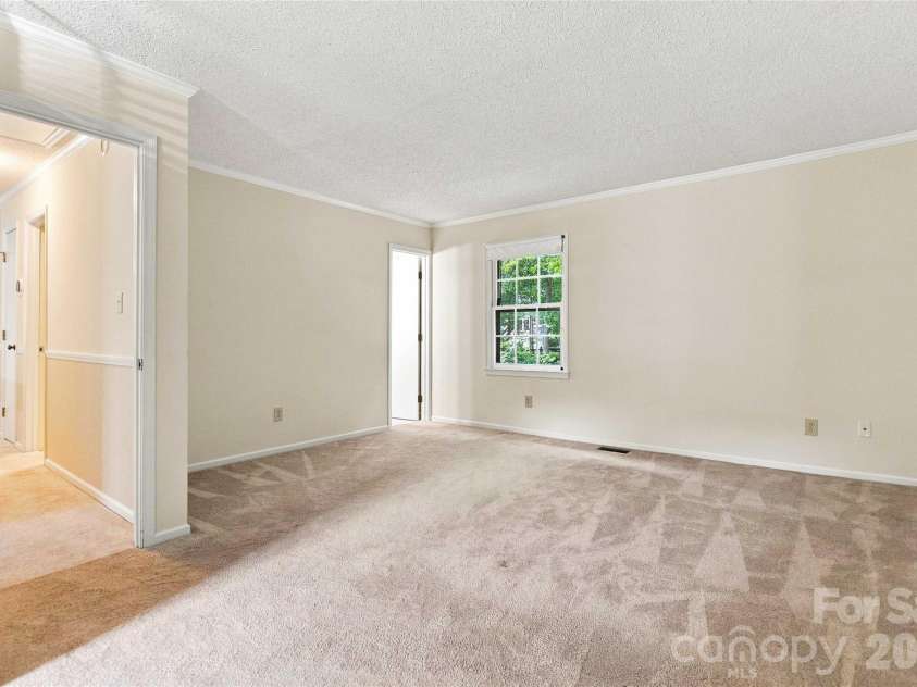 5000 Cedar Forest Drive, Charlotte, NC 28226.  MLS# CAR4423449, YatesRealty ID 43376. 