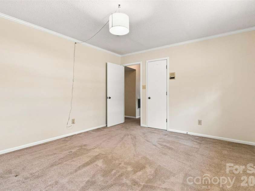 5000 Cedar Forest Drive, Charlotte, NC 28226.  MLS# CAR4423449, YatesRealty ID 43376. 