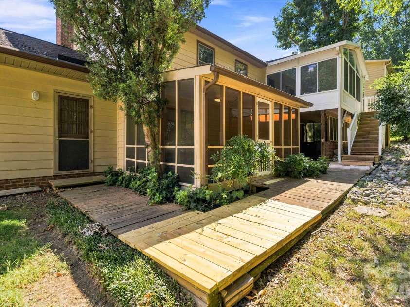 5000 Cedar Forest Drive, Charlotte, NC 28226.  MLS# CAR4423449, YatesRealty ID 43376. 