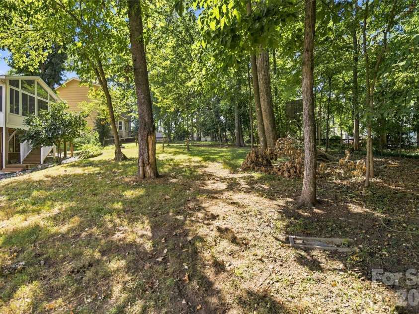 5000 Cedar Forest Drive, Charlotte, NC 28226.  MLS# CAR4423449, YatesRealty ID 43376. 