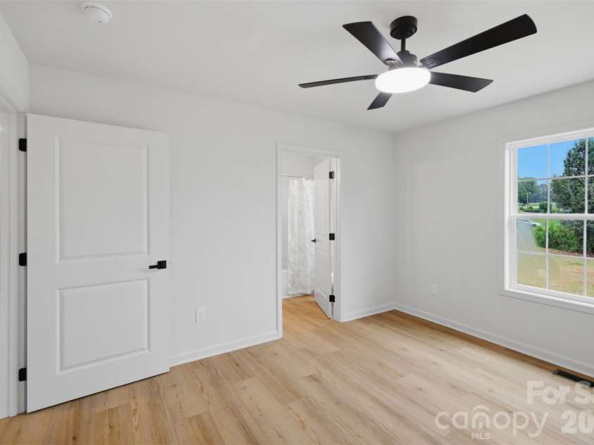 155 Haven Circle, Stony Point, NC 28678.  MLS# CAR4408369, YatesRealty ID 43377. Master Bedroom