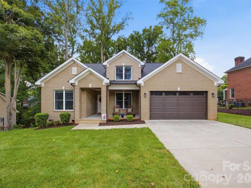 2633 Independence Way, Gastonia, NC 28056.  MLS# CAR4411790, YatesRealty ID 43378. 