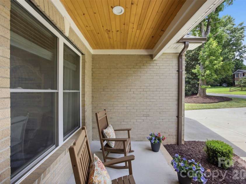 2633 Independence Way, Gastonia, NC 28056.  MLS# CAR4411790, YatesRealty ID 43378. 