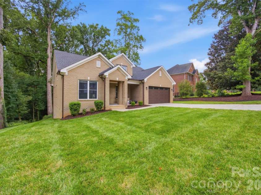 2633 Independence Way, Gastonia, NC 28056.  MLS# CAR4411790, YatesRealty ID 43378. 