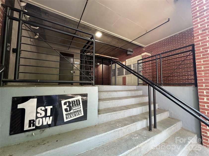 1101 1st Street, Charlotte, NC 28202.  MLS# CAR4282348, YatesRealty ID 4338. Additional entrance