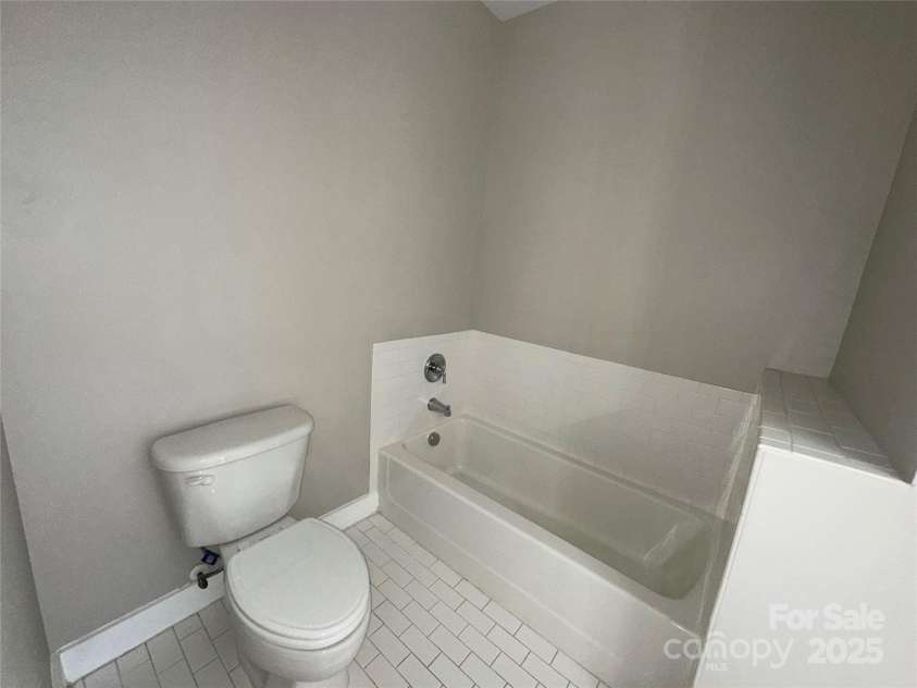 1101 1st Street, Charlotte, NC 28202.  MLS# CAR4282348, YatesRealty ID 4338. Master Bath