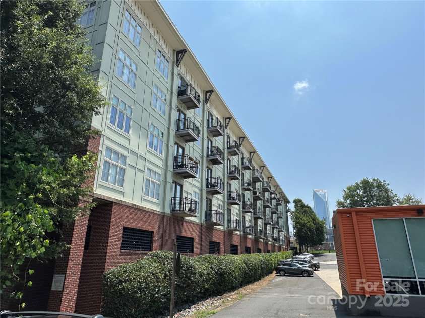 1101 1st Street, Charlotte, NC 28202.  MLS# CAR4282348, YatesRealty ID 4338. Uptown Living