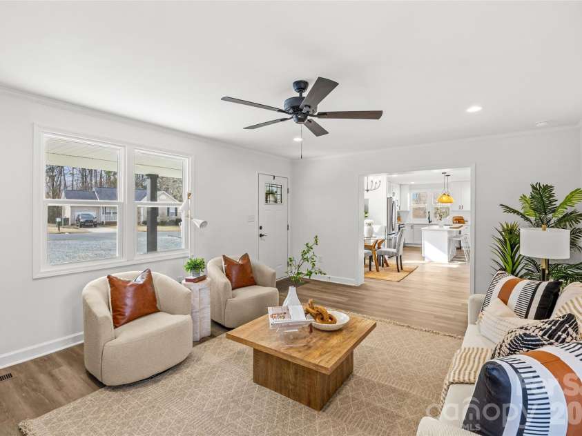 820 Dale Avenue, Charlotte, NC 28216.  MLS# CAR4334513, YatesRealty ID 4338. 