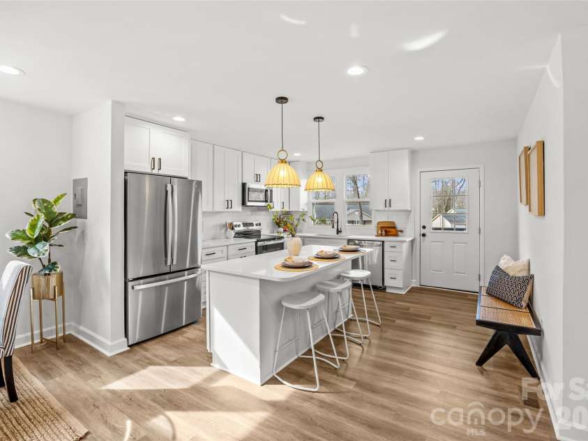 820 Dale Avenue, Charlotte, NC 28216.  MLS# CAR4334513, YatesRealty ID 4338. 