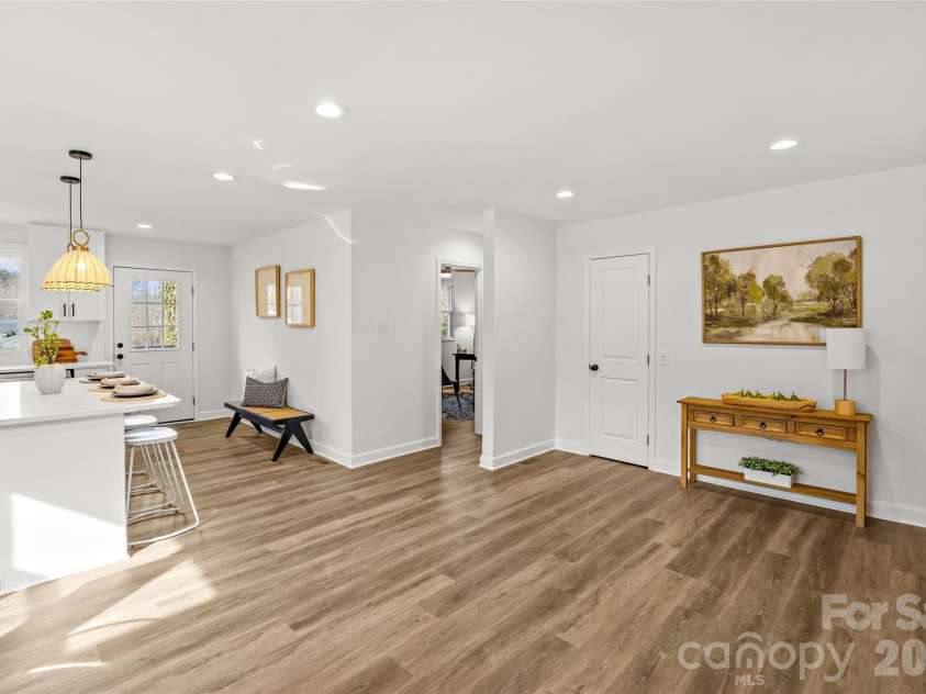 820 Dale Avenue, Charlotte, NC 28216.  MLS# CAR4334513, YatesRealty ID 4338. 