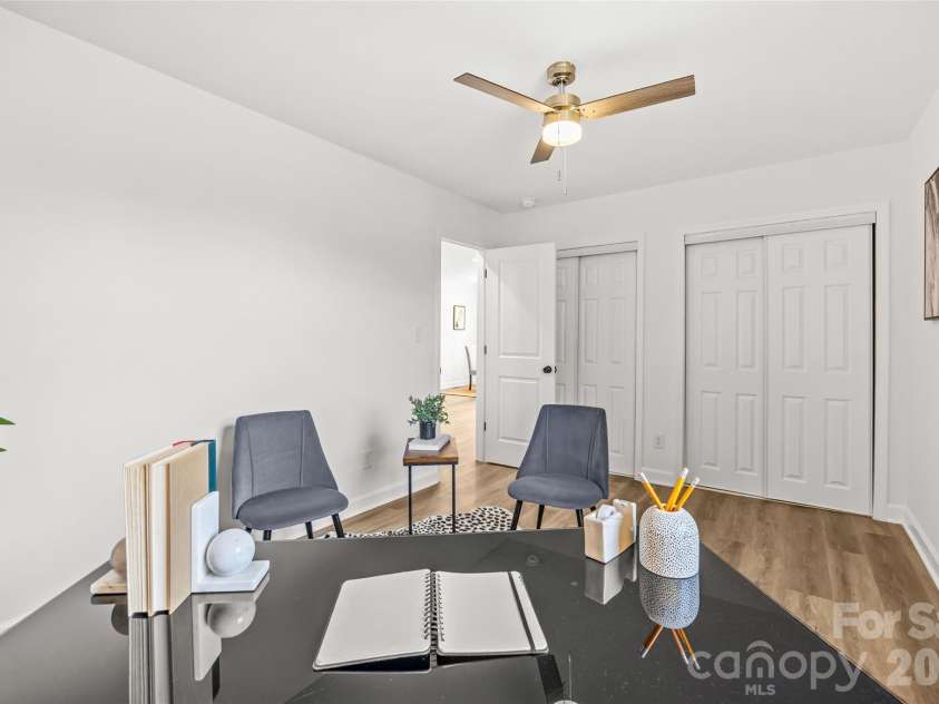 820 Dale Avenue, Charlotte, NC 28216.  MLS# CAR4334513, YatesRealty ID 4338. 