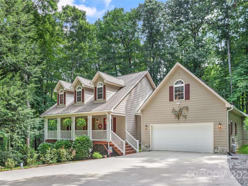 93 Hickory Drive, Maggie Valley, NC 28751.  MLS# CAR4290605, YatesRealty ID 4338. Front view of home