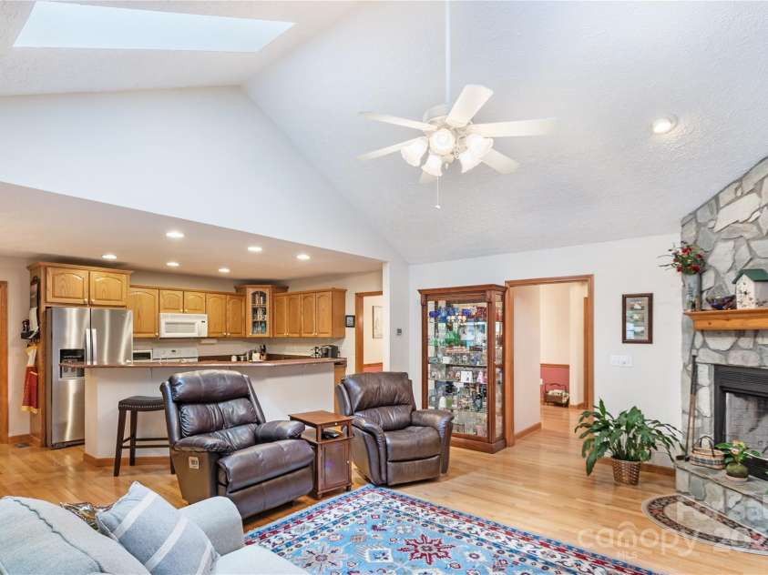 93 Hickory Drive, Maggie Valley, NC 28751.  MLS# CAR4290605, YatesRealty ID 4338. Spacious open floorpan
