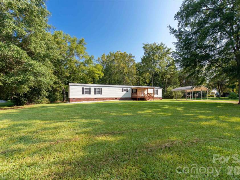 3902 Appaloosa Rdg Road, Richburg, SC 29729.  MLS# CAR4413226, YatesRealty ID 43380. 