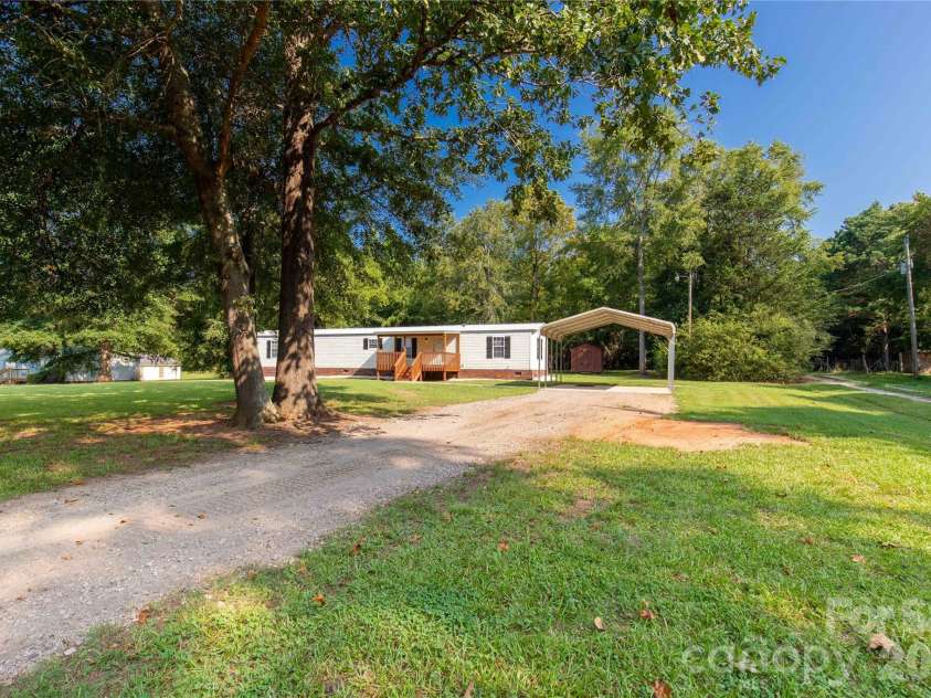 3902 Appaloosa Rdg Road, Richburg, SC 29729.  MLS# CAR4413226, YatesRealty ID 43380. 