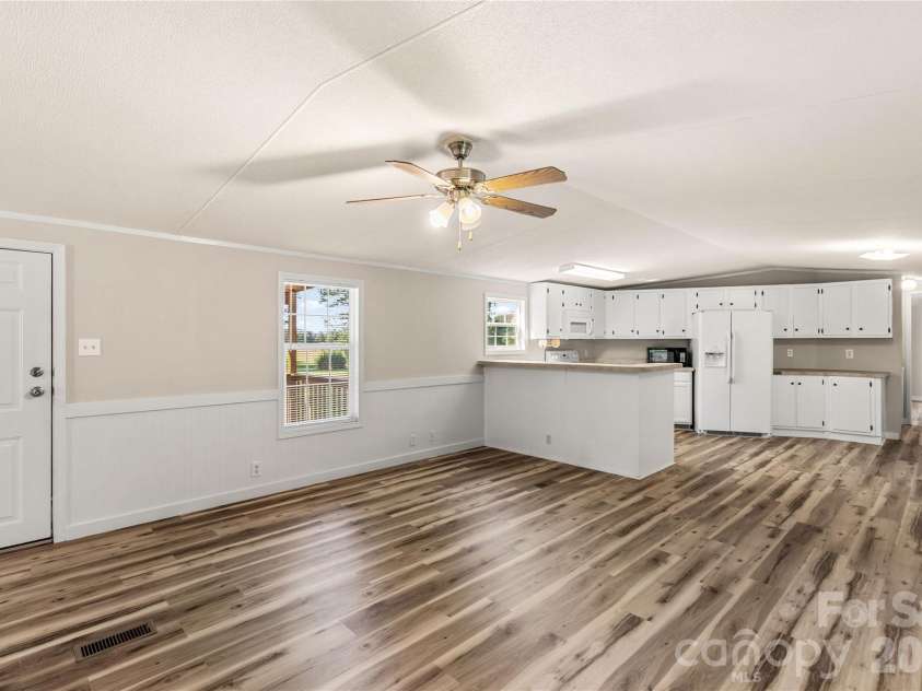 3902 Appaloosa Rdg Road, Richburg, SC 29729.  MLS# CAR4413226, YatesRealty ID 43380. 