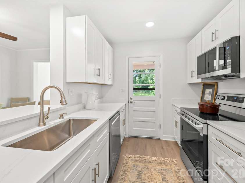 63 Shepard Square, Brevard, NC 28712.  MLS# CAR4411388, YatesRealty ID 43382. 